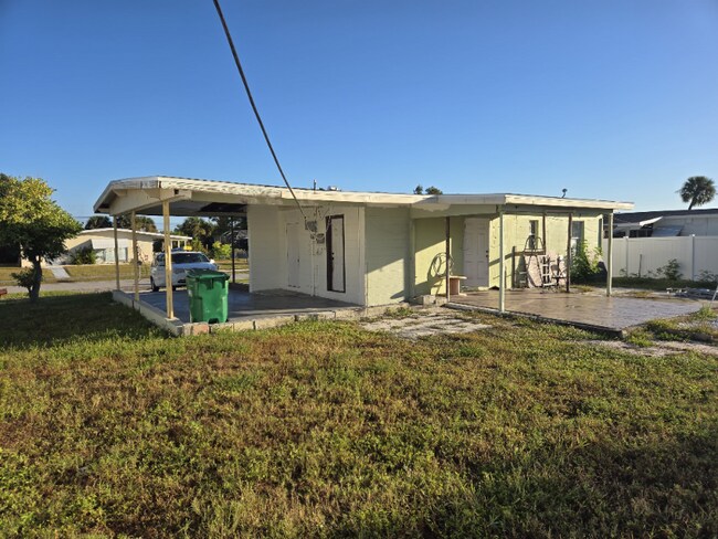 Foto del edificio - 21923 Hernando Ave