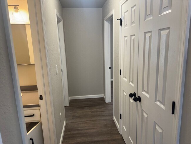 Foto del edificio - 323 S 12th St