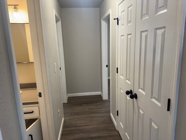 Building Photo - 323 S 12th St