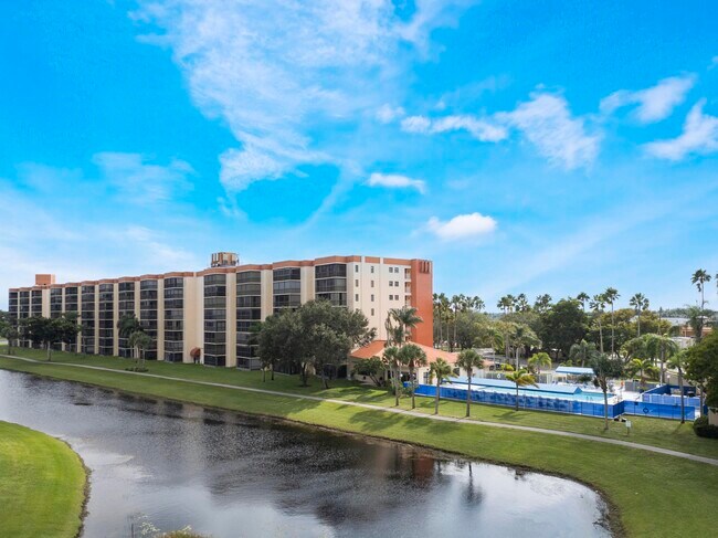 Foto del edificio - 7380 S Oriole Blvd