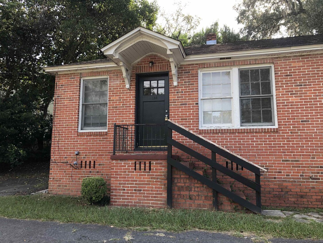 Primary Photo - 133 N Franklin Blvd