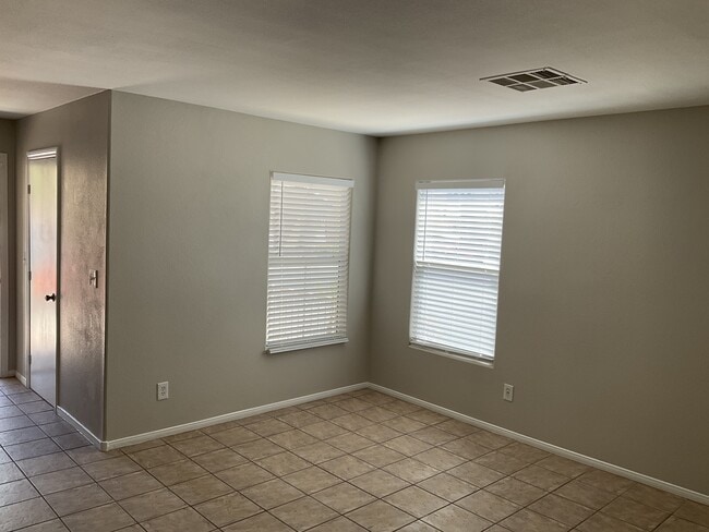 Building Photo - 8975 Spring Peeper Ave