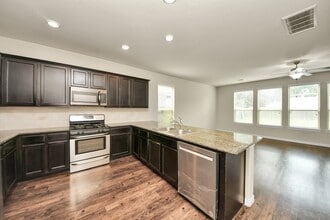 Building Photo - 1437 Northwood Springs Dr