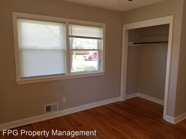 Building Photo - 4 br, 1 bath House - 7807 Carnation