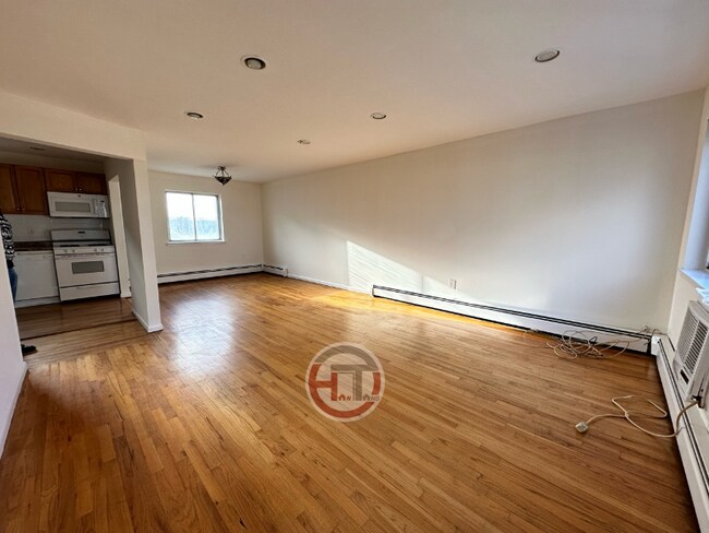 Building Photo - 1061 Brinsmade Ave