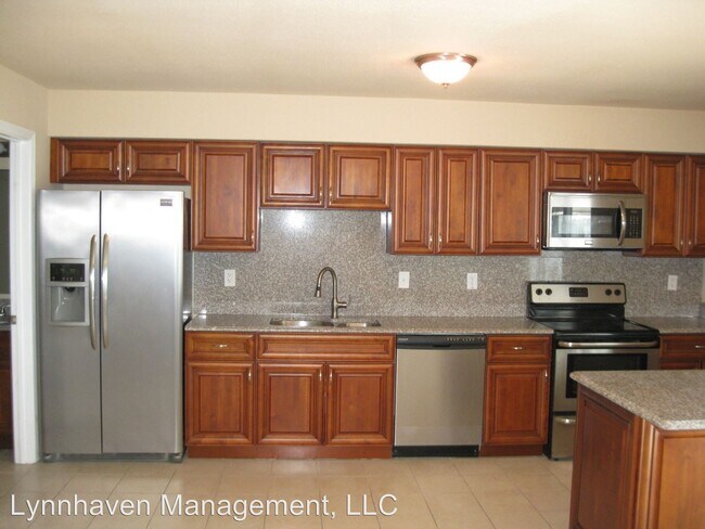 Foto del edificio - 3 br, 1.5 bath House - 5323 Grand Lake Cres