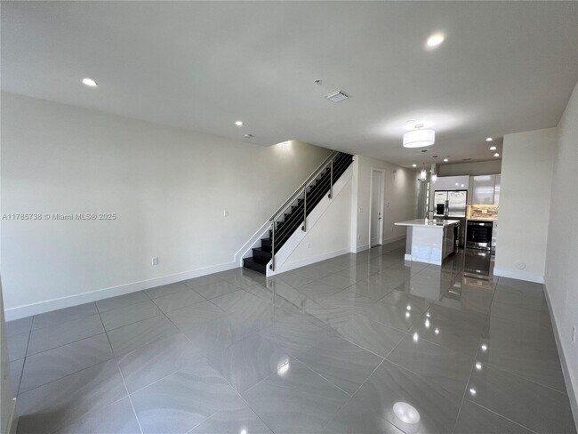Building Photo - 10260 NW 63rd Terrace