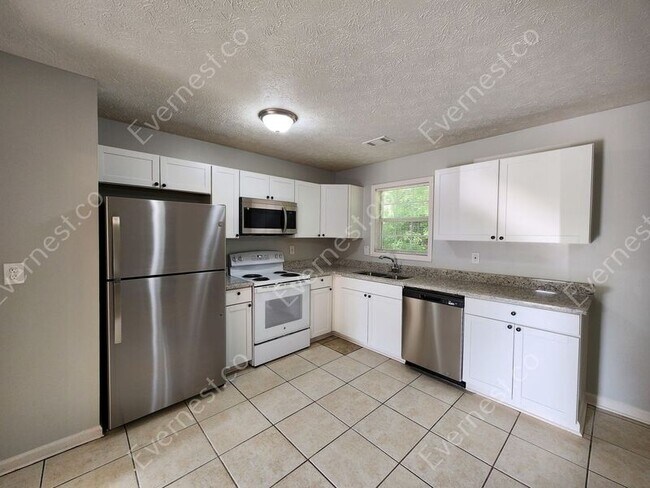 Building Photo - 522 Chestnut Ln