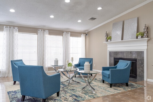 Oficina de arrendamiento - Dover Pointe