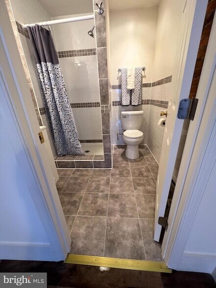 Foto del edificio - 623 Columbia Ave