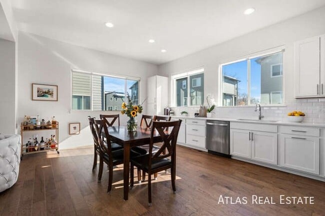 Building Photo - 7856 W 43rd Pl