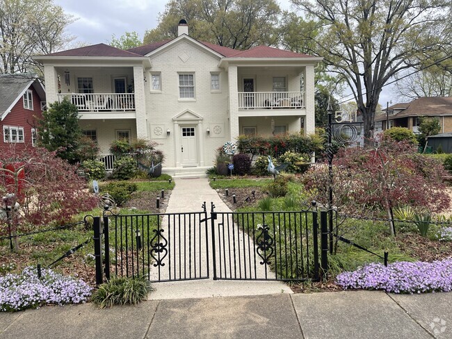 Attractive homes with beautiful front yard - 541 Lamar Ave