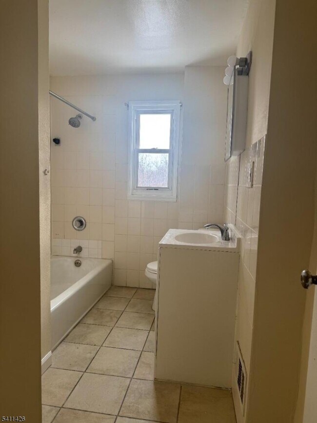 Foto del edificio - 128 Lincoln St