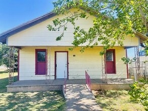 Building Photo - 706 29th St