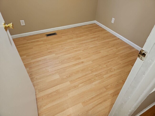 Foto del edificio - 6549 Canastota 3BR/1BA (Fairfield)