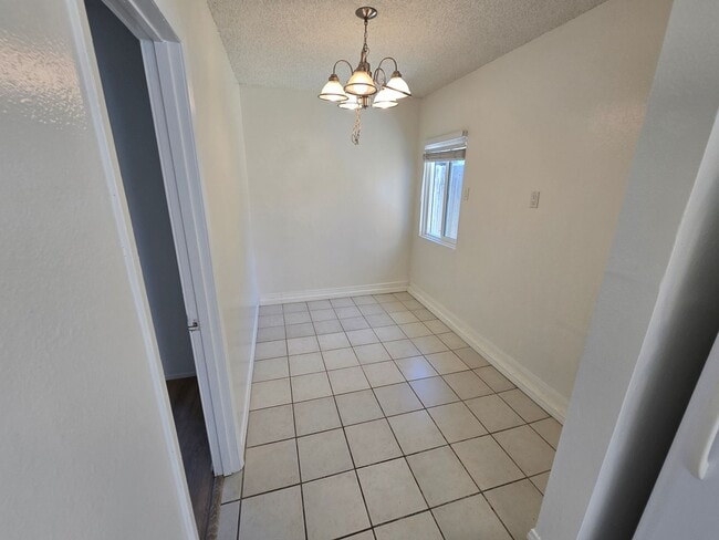Foto del edificio - Clairemont  3br, 1 ba. Detached Home.