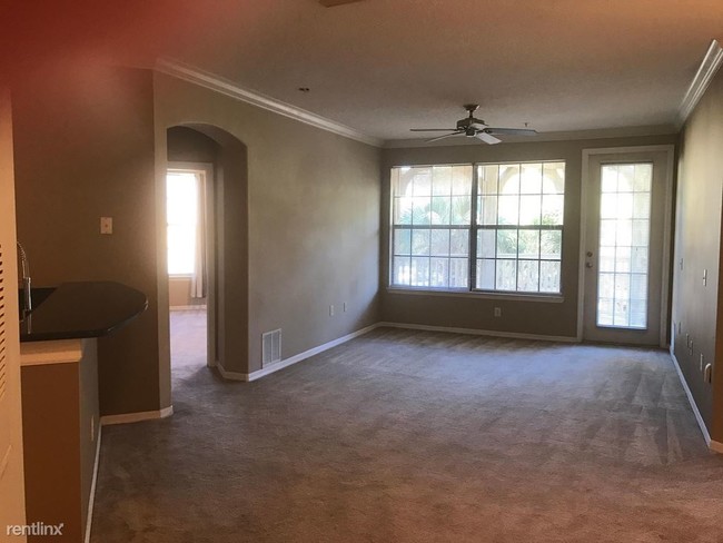 Building Photo - 2 br, 2 bath  - William Walk