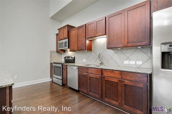 Building Photo - 4 br, 3.5 bath House - 13869 Stone Gate Dr.
