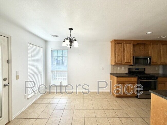 Foto del edificio - 2006 W J St