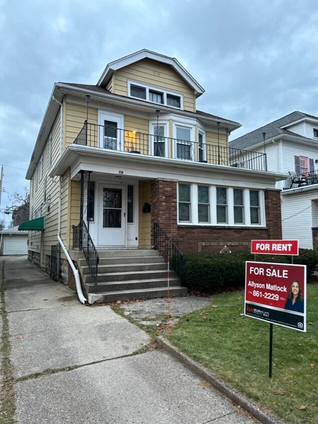 28 Crestwood Ave Unit Upper, Buffalo, NY 14216 Apartments in Buffalo