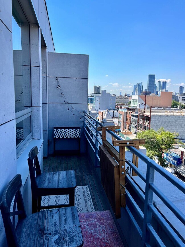 Foto del edificio - 3203 Steinway St