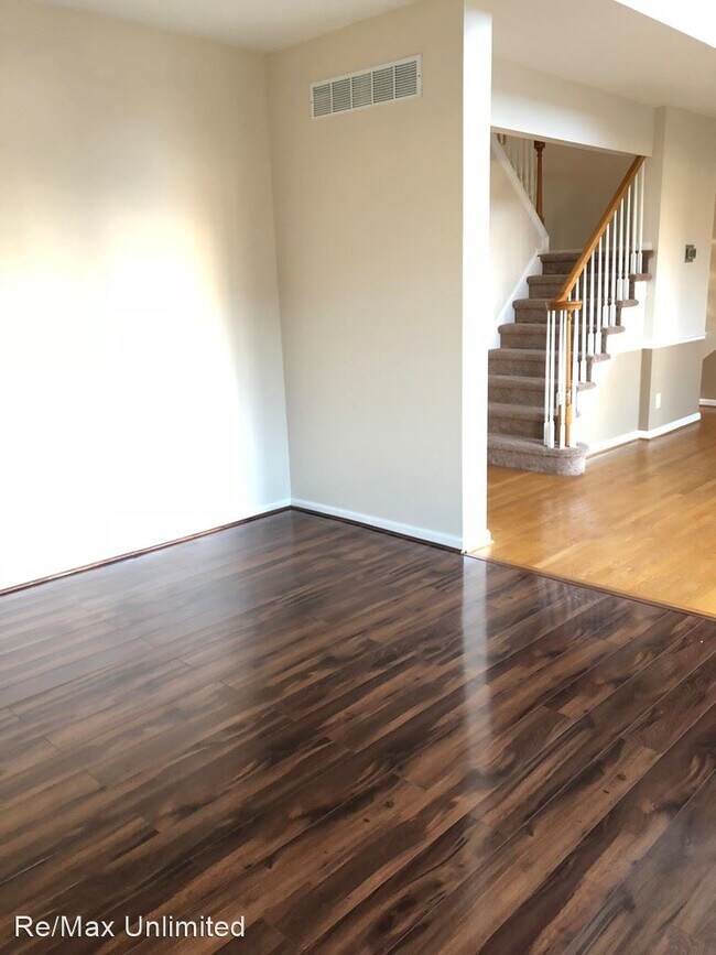 Foto del edificio - 4 br, 2.5 bath House - 9 Sullivan Ct