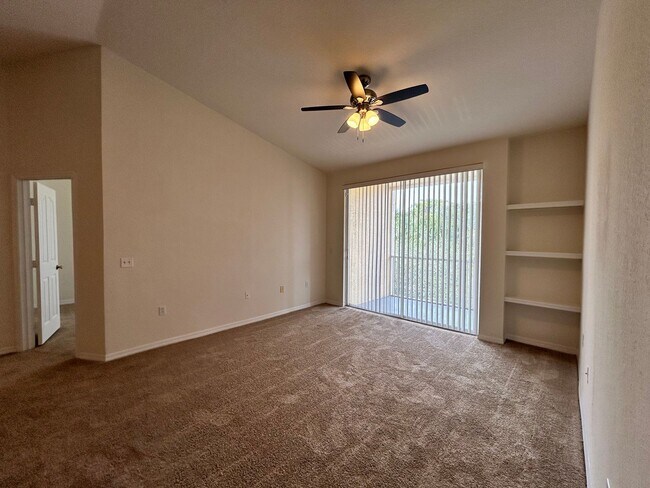 Building Photo - Spacious 2BR/2BA Visconti Condo with Washe...