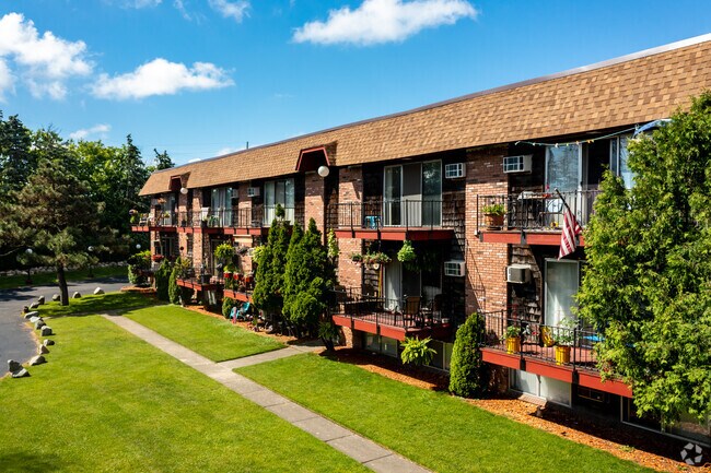 Foto del edificio - Woodside Village