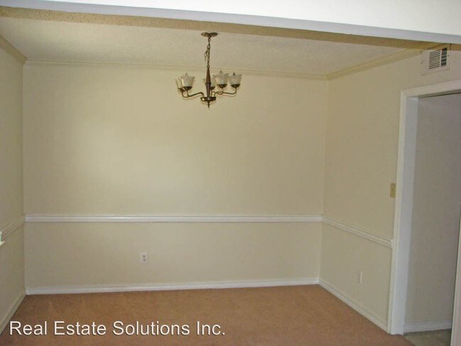 Building Photo - 913 Glastonbury Cir