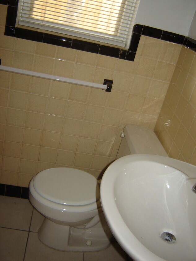 Primary Photo - 701 NE 7th Ave