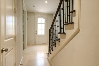 Building Photo - 2037 Fannin Station N