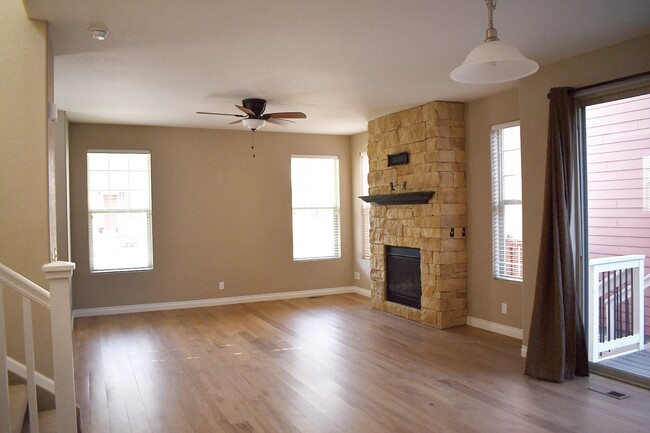 Building Photo - Finished Basement!