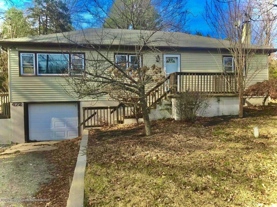 Foto principal - 472 Freehold Rd