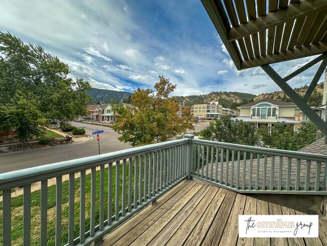 Building Photo - Maxwell Ave.