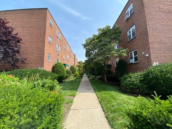 Building Photo - 53 Colborne Rd