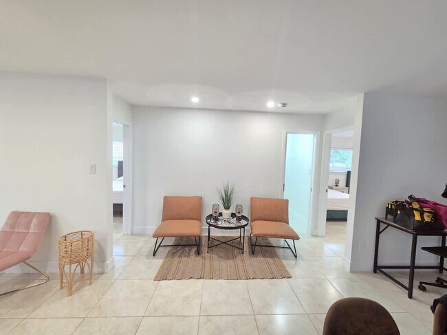 Foto del edificio - 806 NE 4th St