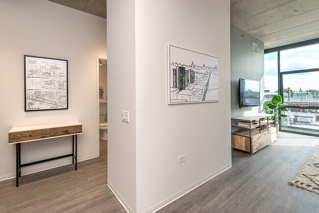 Foto del edificio - 2730 W Belden Ave
