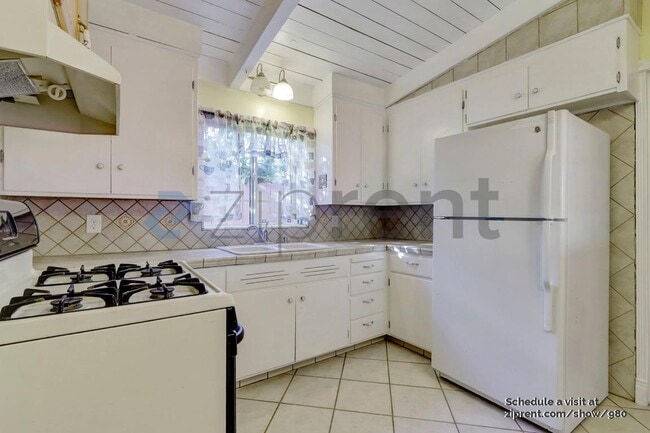 Foto del edificio - 364 N 9th St