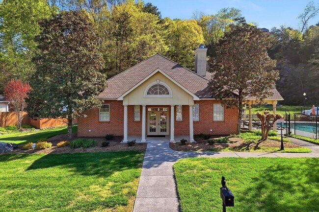 Foto del edificio - Stunning 4BR Home in Cascade Falls – Modern Upgrades & EV Ready!