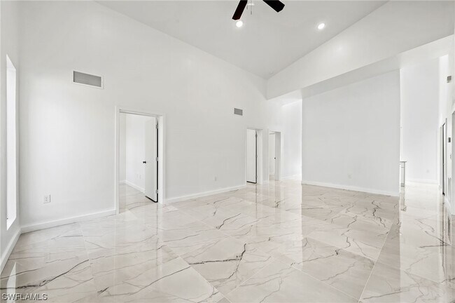Foto del edificio - 738 Chestnut St E