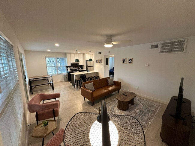 Foto del edificio - 1317 Newning Ave