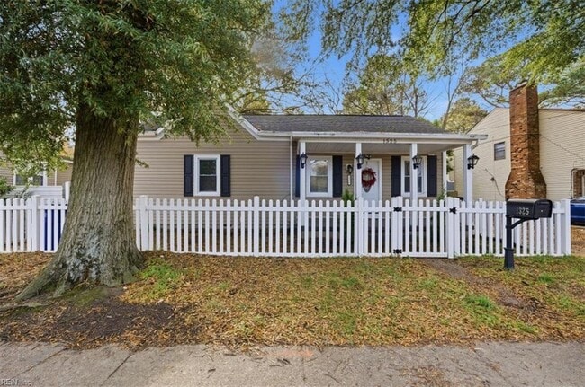 Building Photo - 1325 W Little Creek Rd