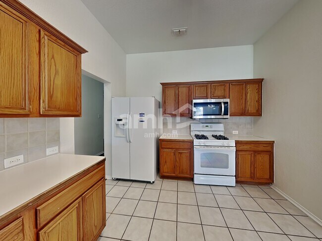 Building Photo - 931 Wood Brook Dr