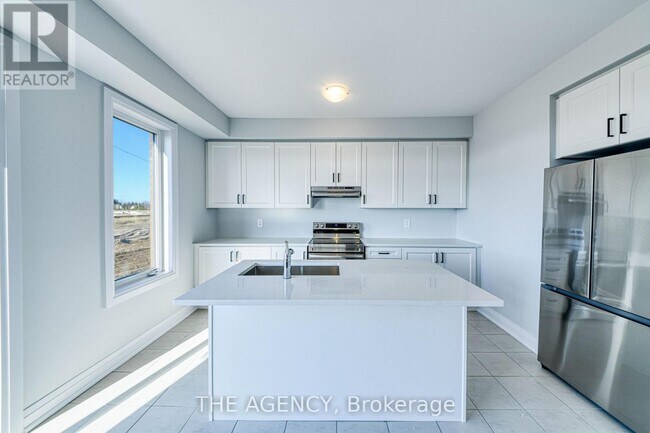 Photo du bâtiment - 98 Butler Blvd.