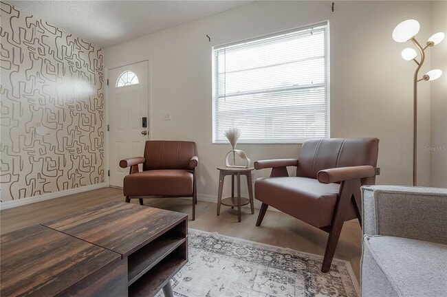 Foto del edificio - 6908 S MacDill Ave