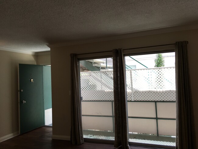 Foto del edificio - 2128 Penmar Ave