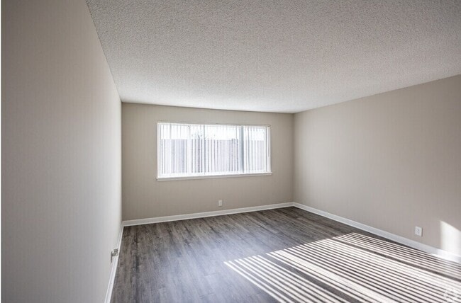 Photo - 1005 Hickory Hill Ln Apartment