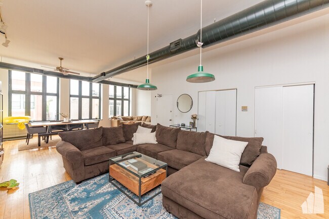 Foto del edificio - 1466 N Milwaukee Ave