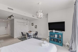 Building Photo - 5350 NW 84th Ave