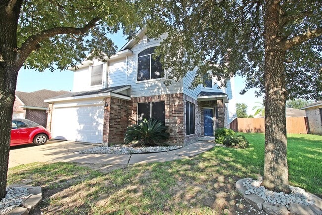 Foto del edificio - 8314 Silver Fir Ln